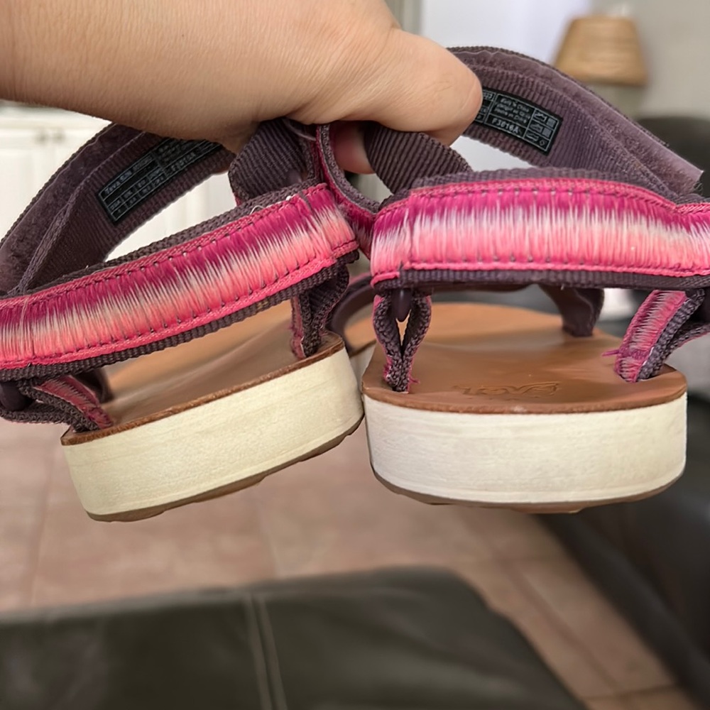 Teva Original Universal purple pink ombré like new waterproof sandals Size 8 EUC - Picture 4 of 13